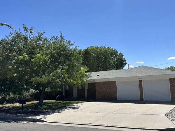 1119 Upland Drive NE, Albuquerque, NM 87112