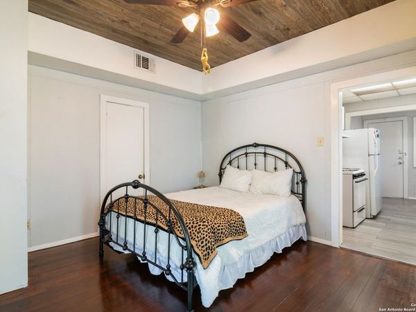814 W magnolia, San Antonio, TX 78212