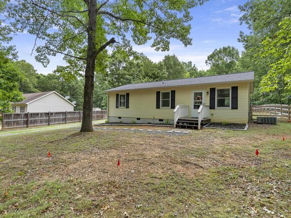 95 B-A-H RD , Scottsville, VA 24590