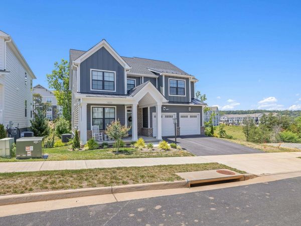 3223 THICKET RUN DR, Charlottesville, VA 22911