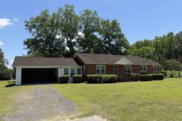 749 Henry St Ext photo 4