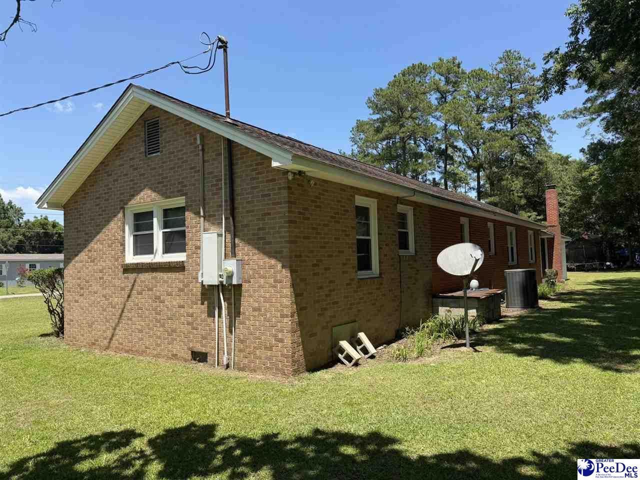 749 Henry St Ext Photo 4