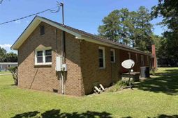 749 Henry St Ext photo 4