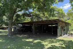749 Henry St Ext photo 4