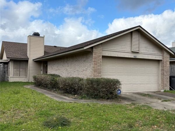 304 Rattan Drive , Victoria, TX 77901