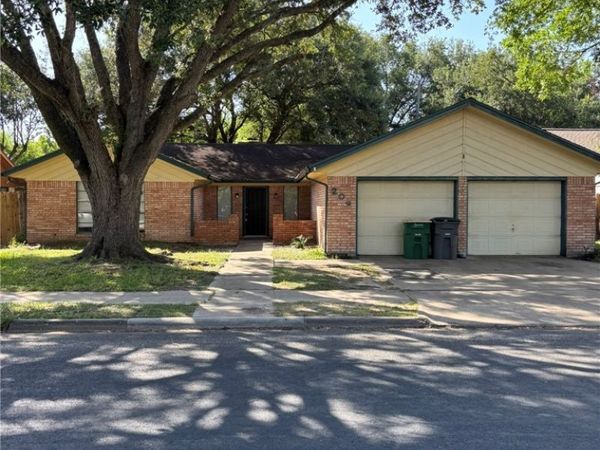 204 Ruidoso Drive , Victoria, TX 77904