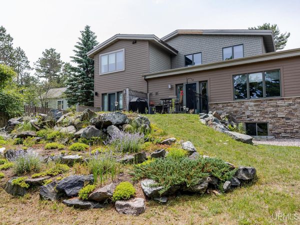 351 W Main Street, Chocolay Twp, MI 49855