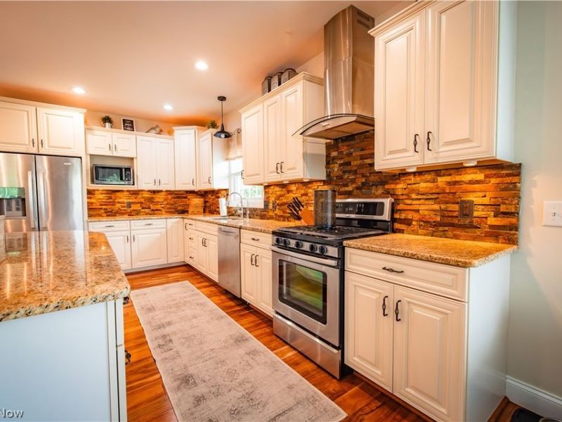 3318 Hampton Hall, Poland, OH 44514 Photo 7