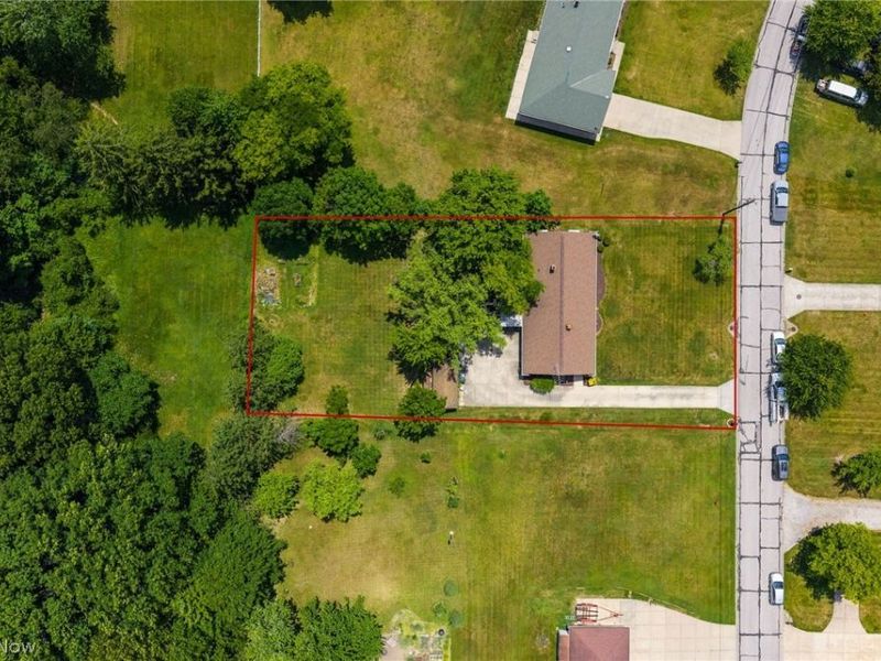 2075 Heatherlane Drive, Broadview Heights, OH 44147 Photo 2