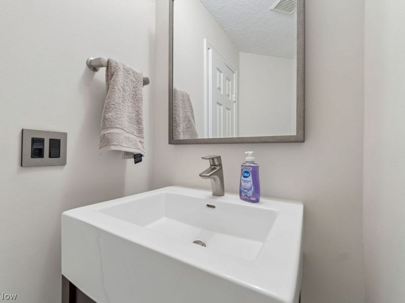 180 Fox Hollow Drive, Unit 302, Mayfield Heights, OH 44124 Photo 28