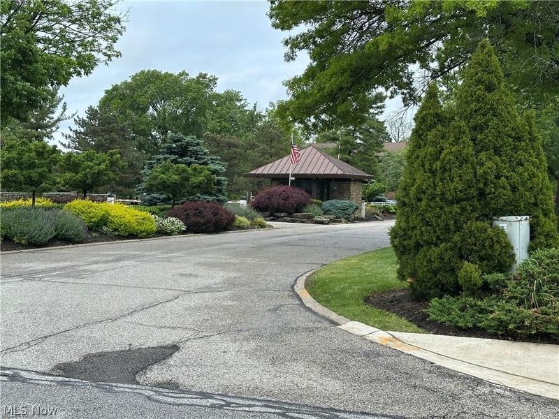 180 Fox Hollow Drive, Unit 302, Mayfield Heights, OH 44124 Photo 37