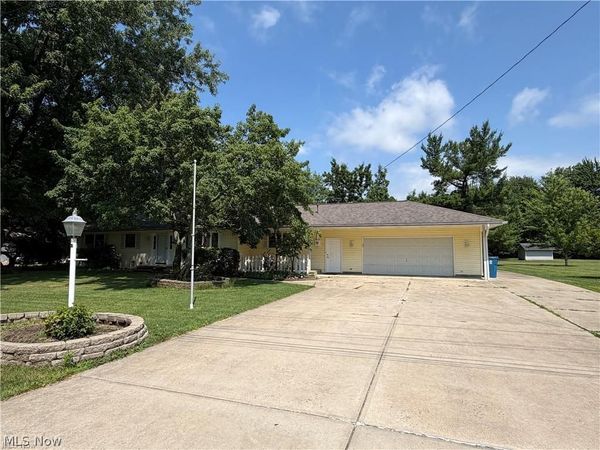 2067 Ridgeland Drive, Avon, OH 44011