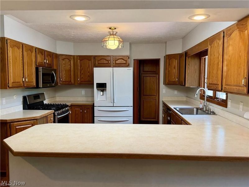 2067 Ridgeland Drive, Avon, OH 44011 Photo 12