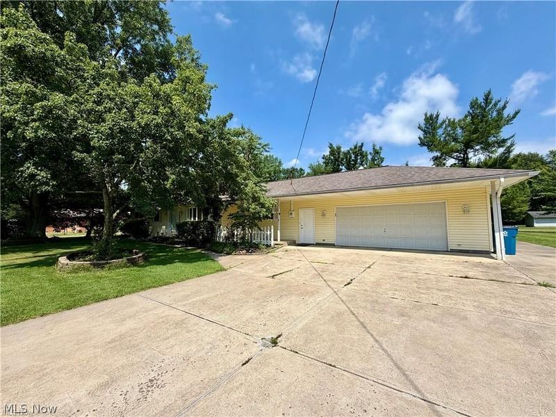 2067 Ridgeland Drive, Avon, OH 44011 Photo 2