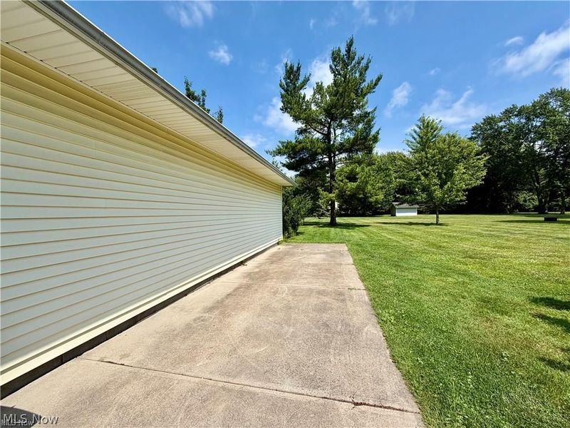 2067 Ridgeland Drive, Avon, OH 44011 Photo 3