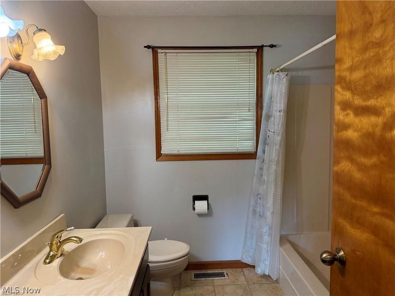 2067 Ridgeland Drive, Avon, OH 44011 Photo 9
