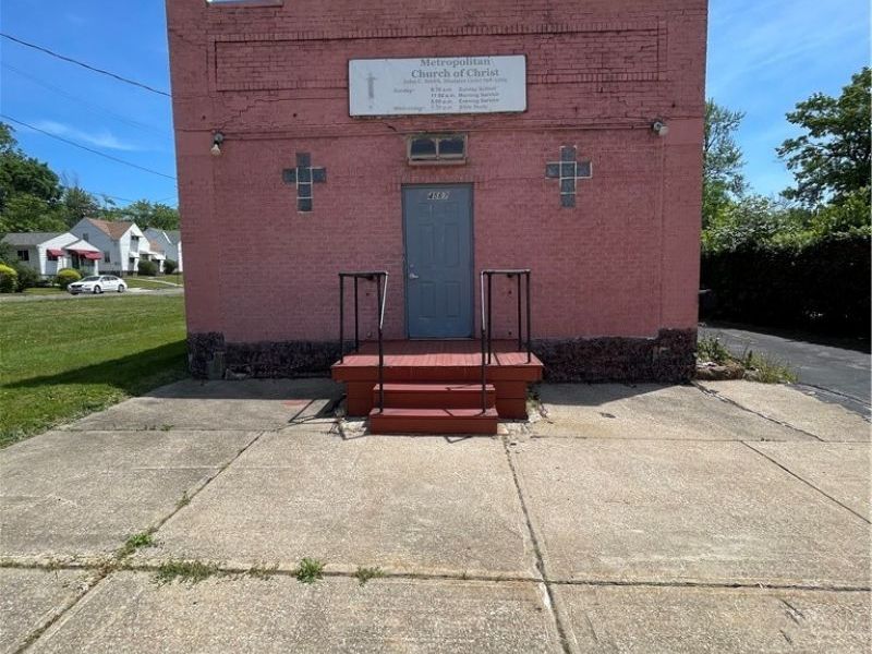 4567 Lee Road, Cleveland, OH 44128 Photo 1