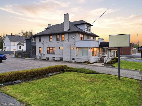 1214 E Market Street , Warren, OH 44483