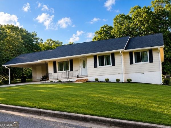 110 Point View Court, Tyrone, GA 30290
