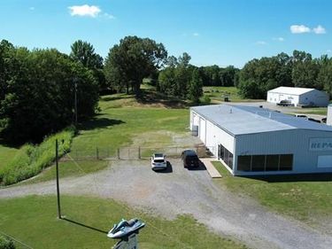 8975 US-62, Calvert City, KY 42029