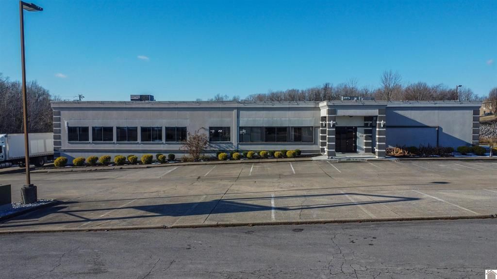 708 Complex Drive, Grand Rivers, KY 42045