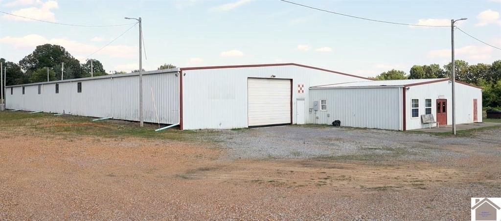 31 E Vaughn Road, Mayfield, KY 42066