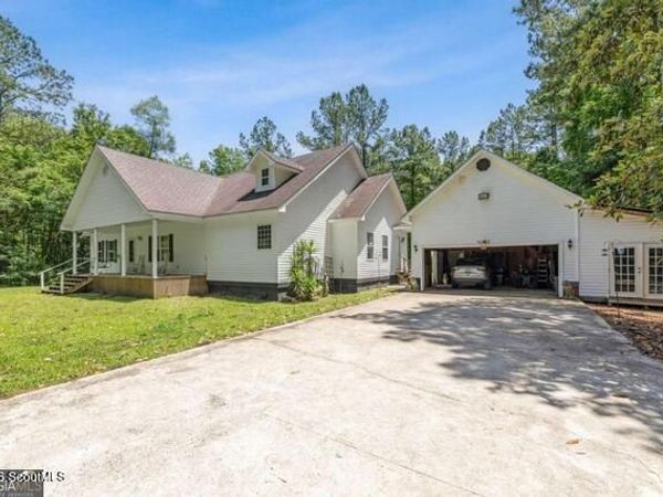 389 Magnolia Drive , Waverly, GA 31565