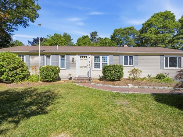 179 Sheaffer Rd, Barnstable, MA 02632