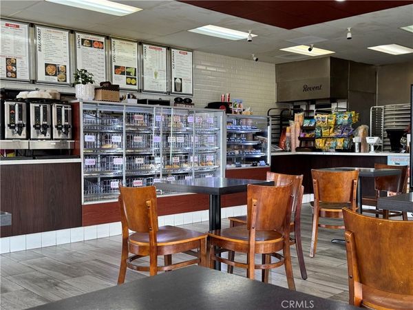 10877 Los Alamitos Boulevard, Los Alamitos, CA 90720