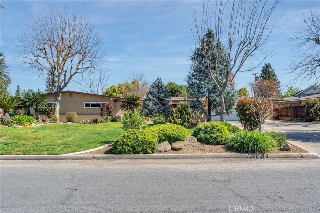 5694 N Winchester, Fresno, CA 93704 Main Photo