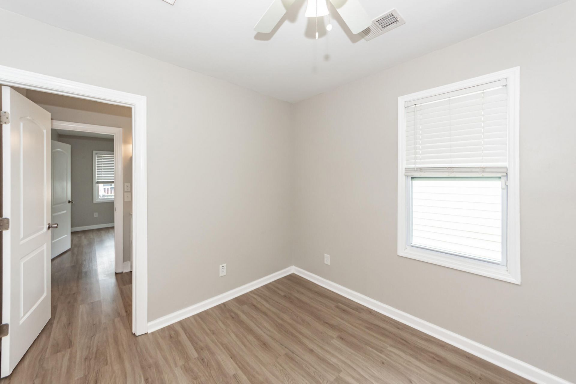93 Romney Street Photo 10