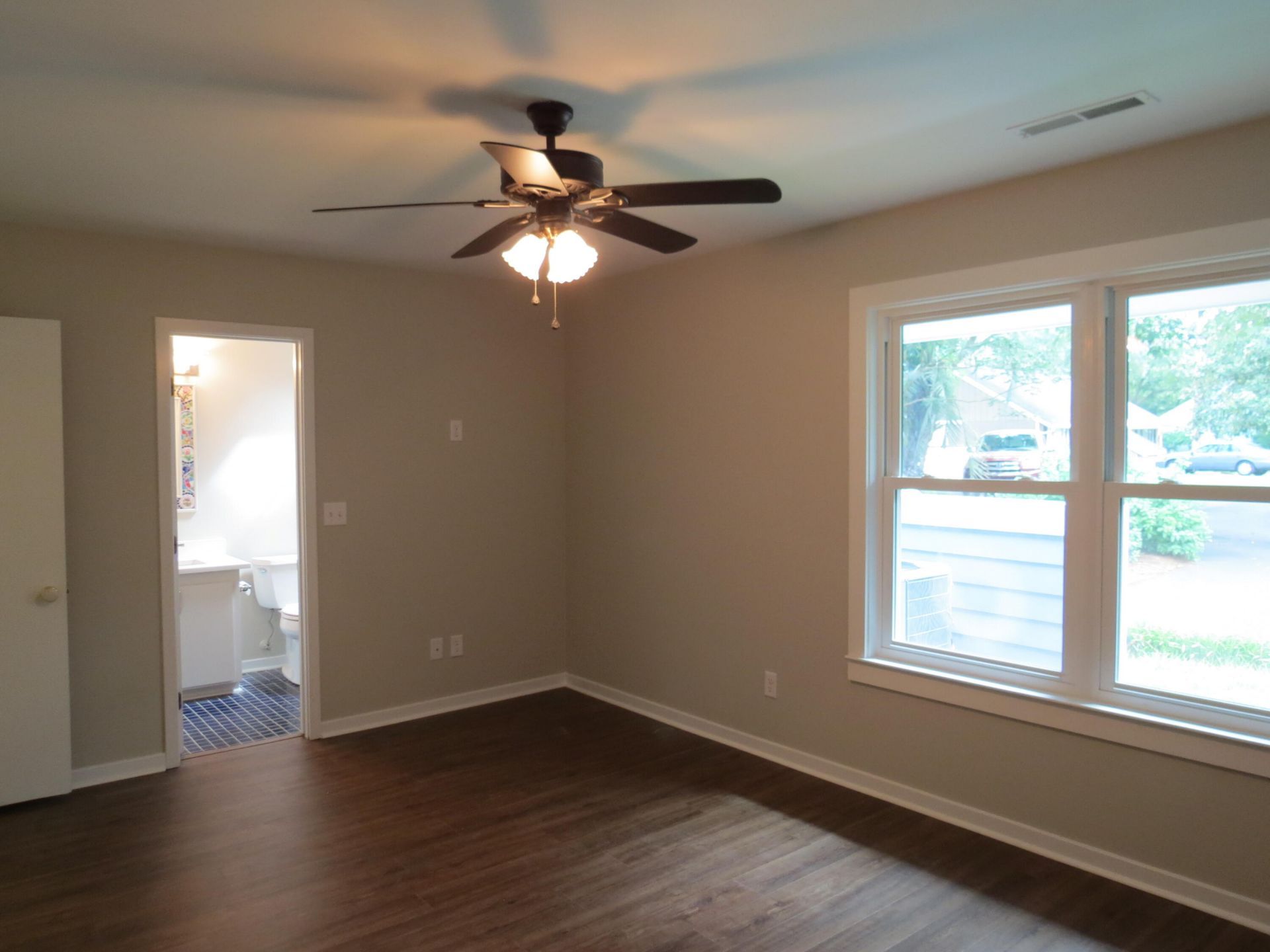 1124 Honeysuckle Court Photo 10