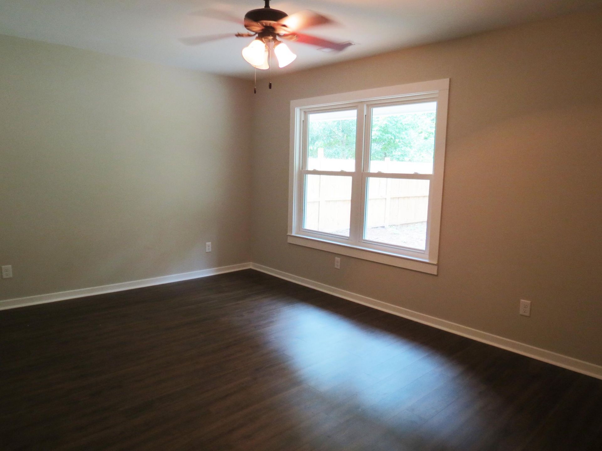 1124 Honeysuckle Court Photo 14