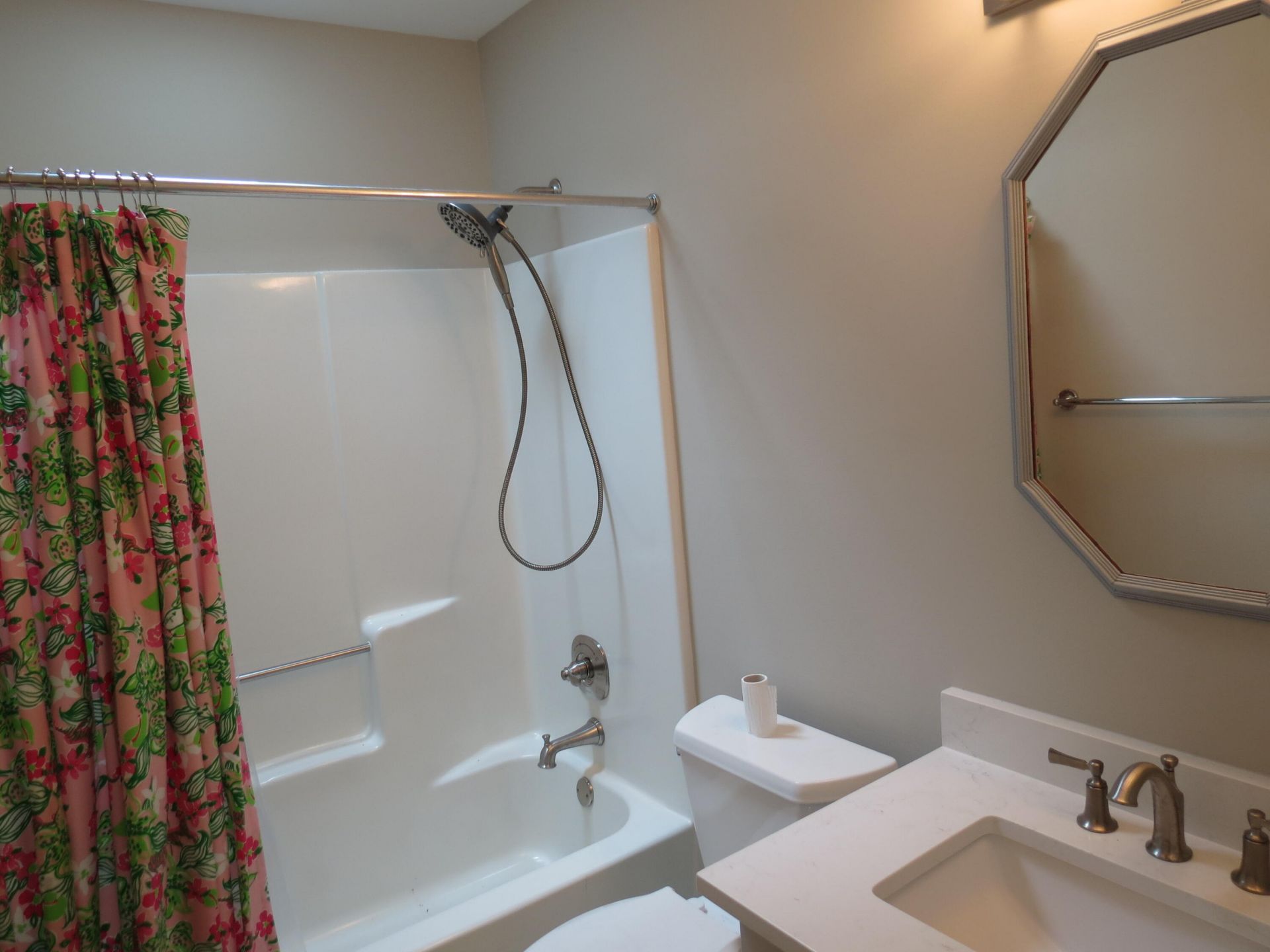 1124 Honeysuckle Court Photo 15