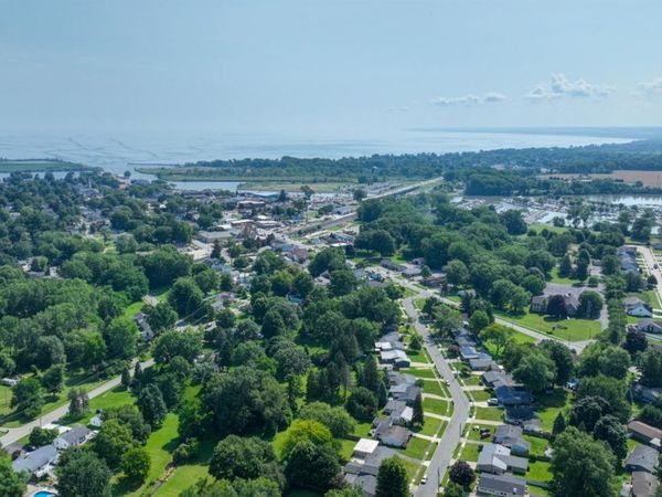 305 Forest Hills, Huron, OH 44839