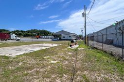 4510 Rivers Avenue  photo 4