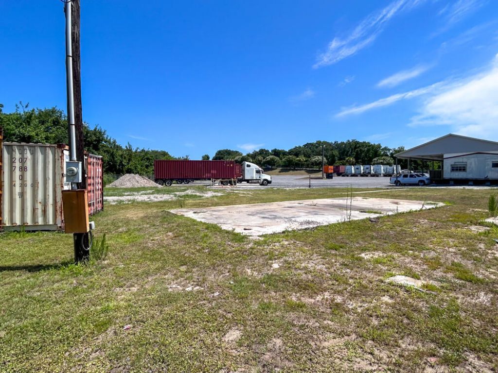 4510 Rivers Avenue  Photo 4