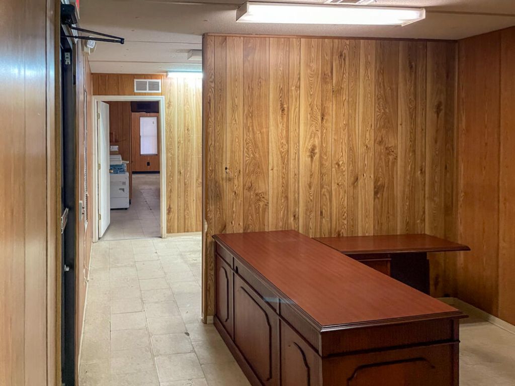 4510 Rivers Avenue  Photo 9