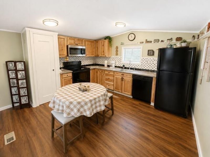 24 Horseshoe Drive , Newark, OH 43055 Photo 5
