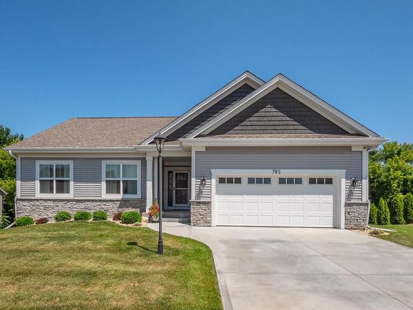 792 Willow Bend DRIVE, Waterford, WI 53185