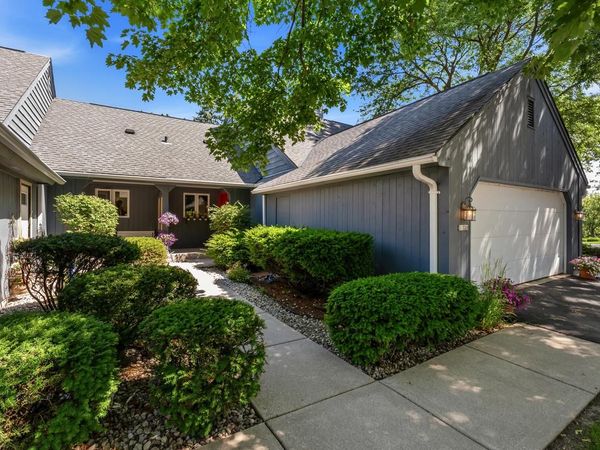 10329 N Savannah COURT, Mequon, WI 53092