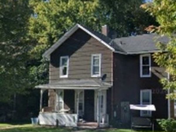 515 S College Avenue , Dixon, IL 61021
