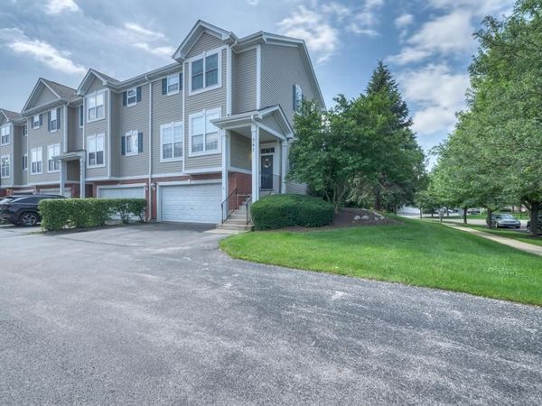 567 Declaration Lane , Aurora, IL 60502