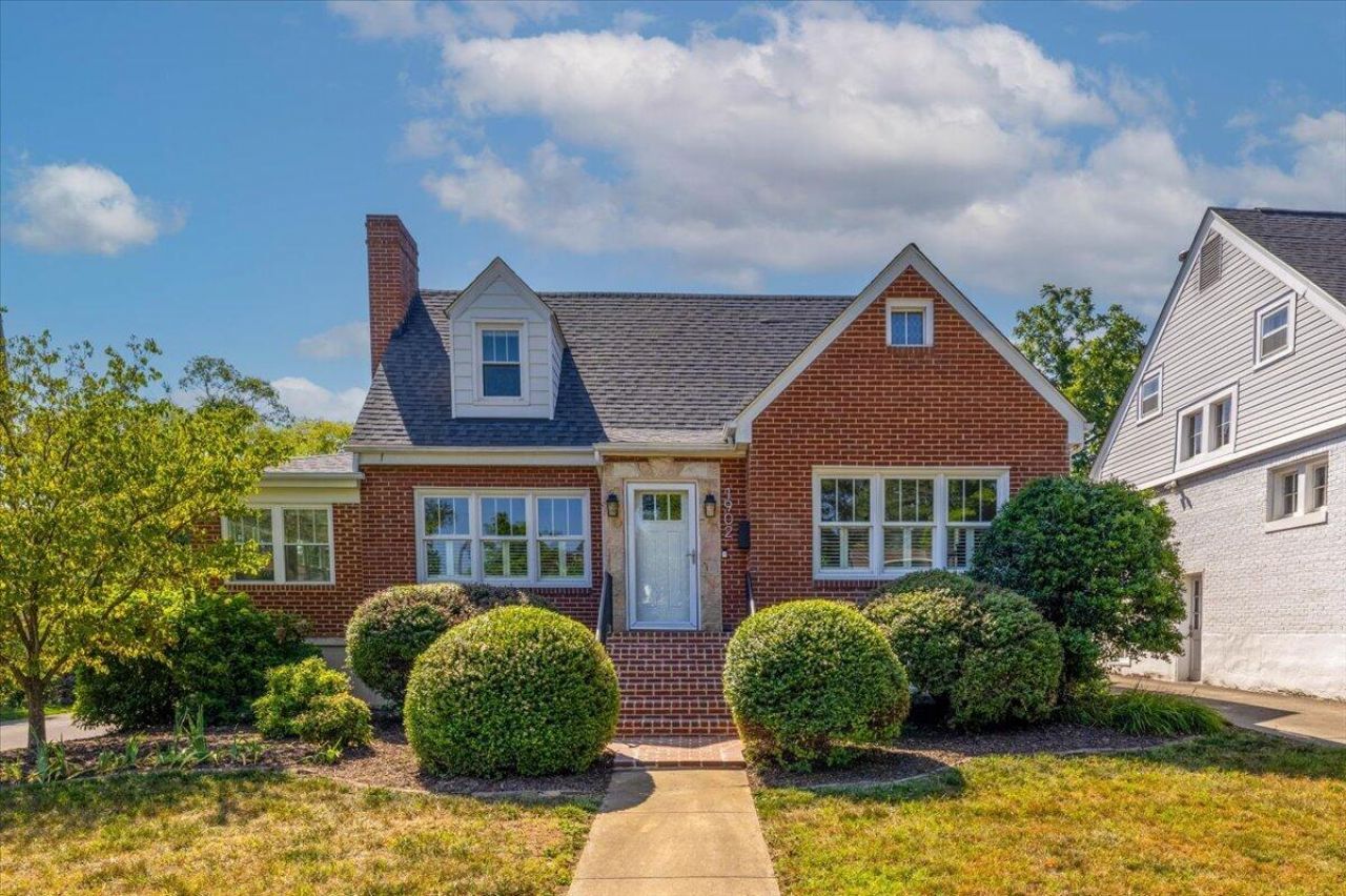 1902 Avon Rd Sw, Roanoke, VA 24015 Main Photo