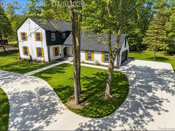 26914 Pebblestone Street, Southfield, MI 48034