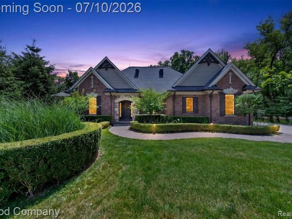 1946 Acorn Glen, Rochester Hills, MI 48306