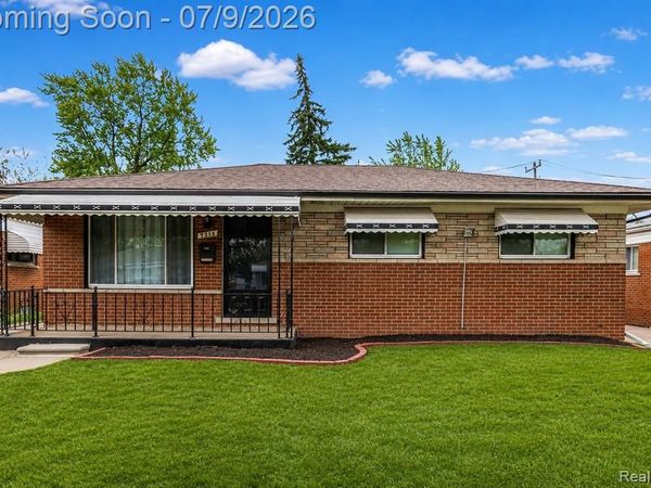 7218 Superior, Center Line, MI 48015