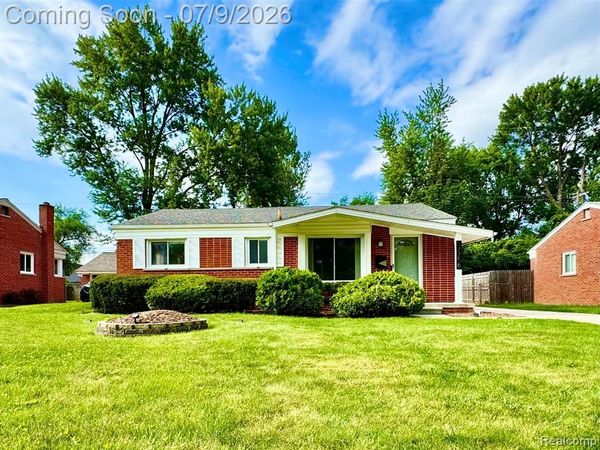 17256 Roseland Boulevard, Southfield, MI 48076