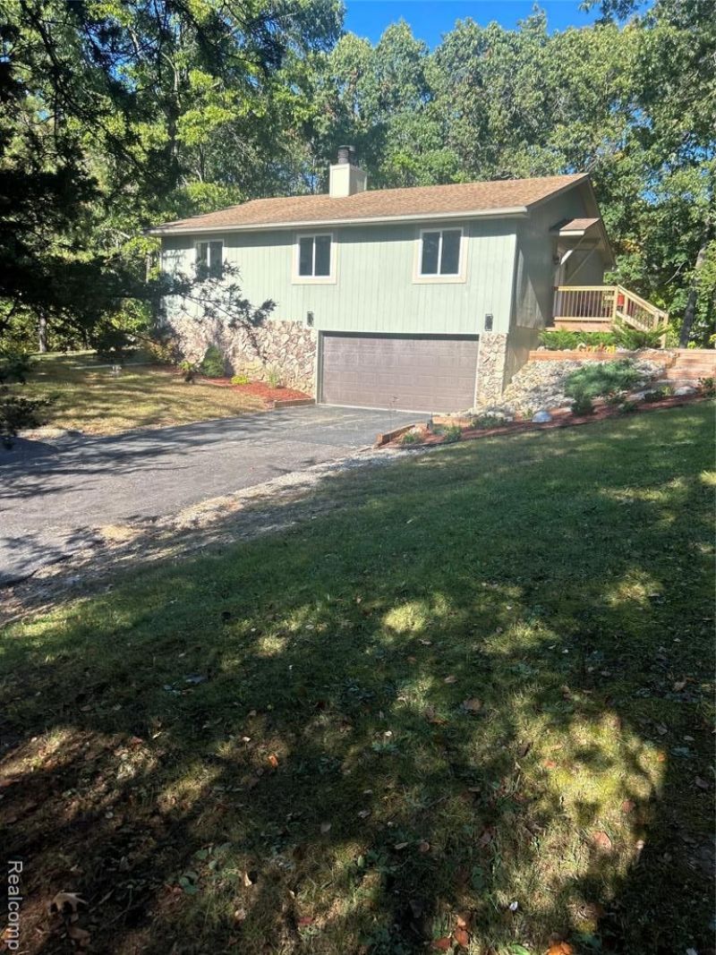 1820 Ridge Road , White Lake Township, MI 48383 Main Photo