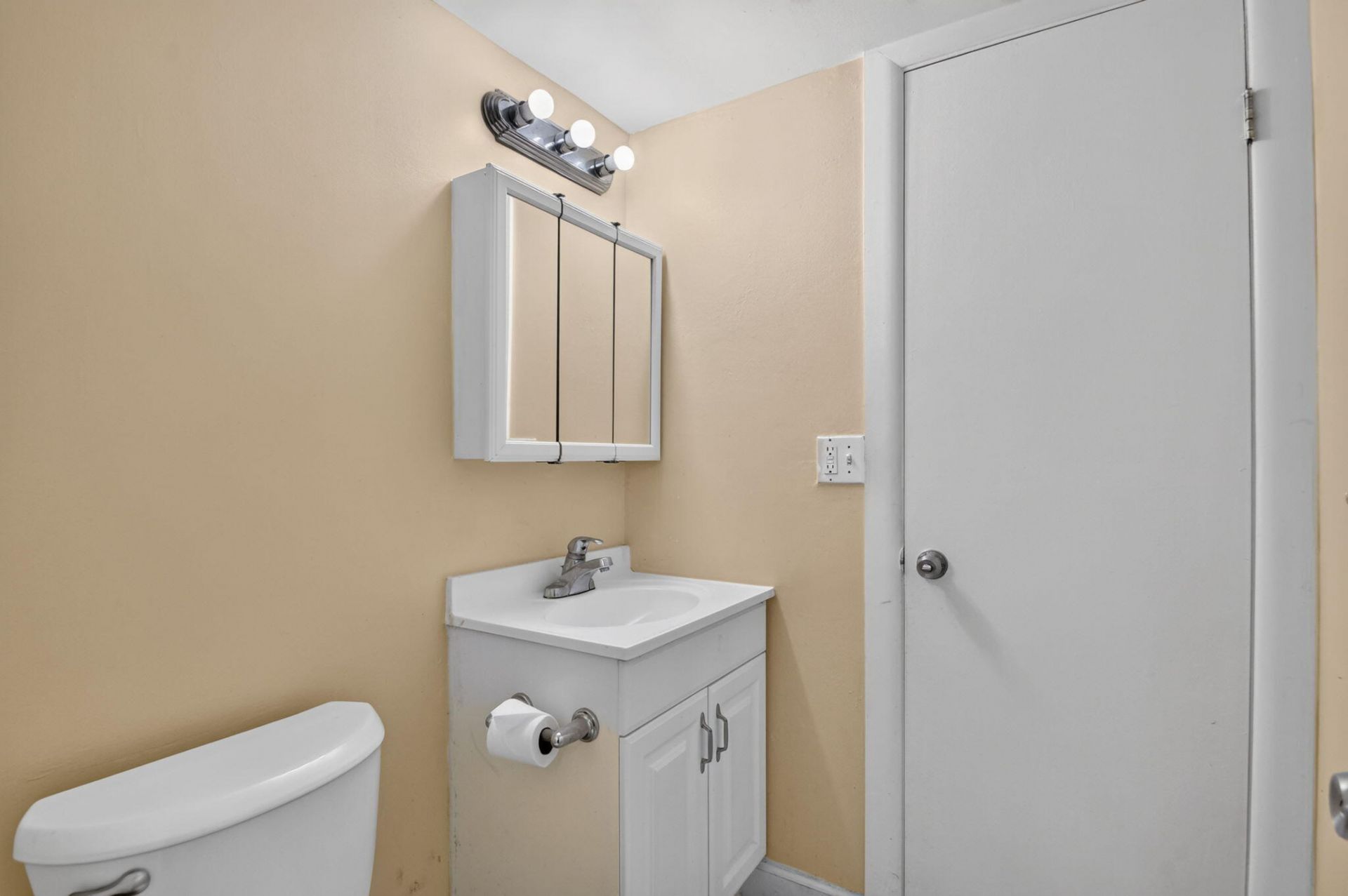 1505 Crescent Circle, Unit B24, Lake Park, FL 33403 Photo